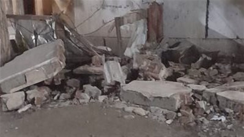 الهلال الأحمر: سقوط شرفة وانهيار جزئي دون إصابات بعد هزة قرب السويس