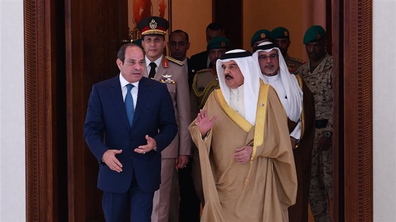 السيسي وملك البحرين يبحثان تعزيز التعاون وتطورات المنطقة
