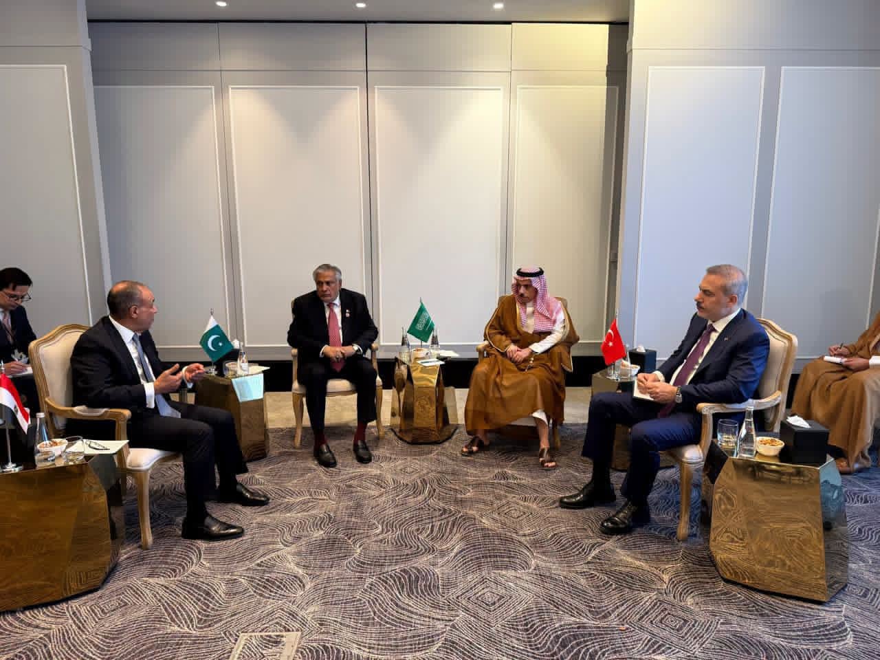 بدر عبد العاطي يشارك في اجتماع رباعي بعمان لبحث التصعيد الإقليمي ومضيق هرمز