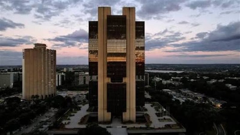 المركزي البرازيلي يخفض سعر الفائدة إلى 14% قبل الانتخابات الرئاسية