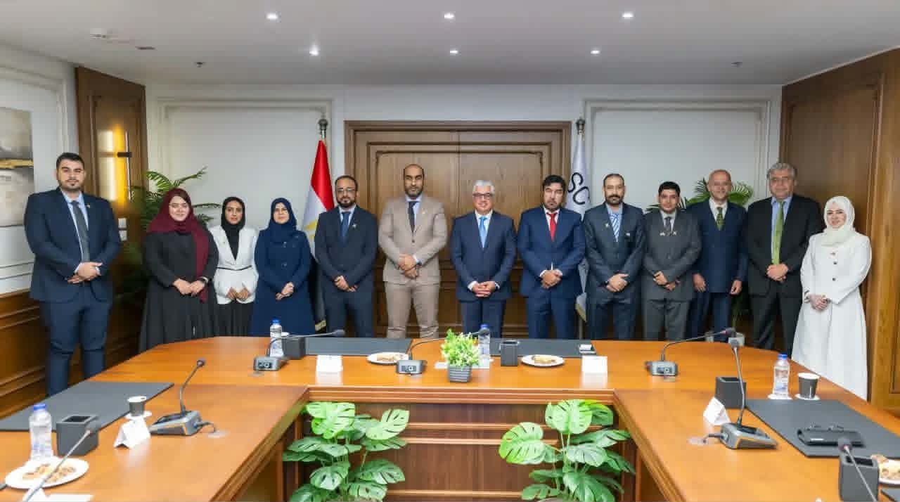 اقتصادية قناة السويس تبحث مع وفد عُماني فرص الاستثمار والتعاون المشترك