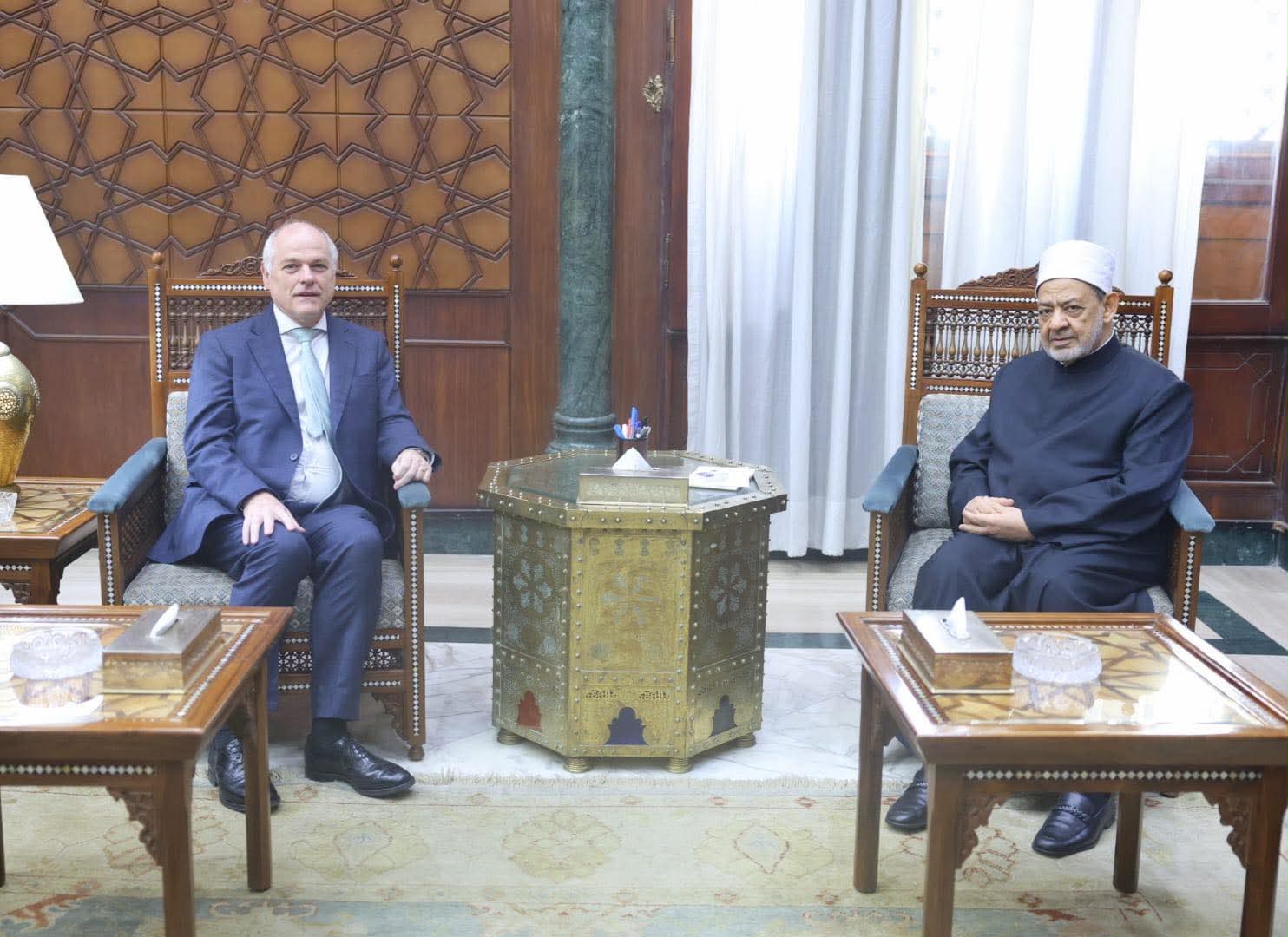 شيخ الأزهر يدعو السفير الأسترالي لنقل الصورة الحقيقية عن الإسلام والمسلمين