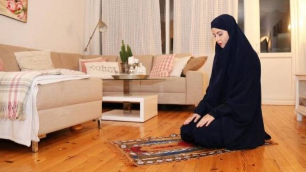 الأزهر يوضح حكم نسيان البسملة في الفاتحة أثناء الصلاة