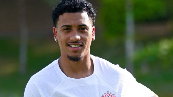 شباب الأهلي الإماراتي يقترب من ضم خوان بيزيرا من الزمالك مقابل 4 ملايين دولار