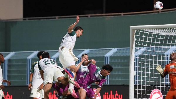 الأهلي يواجه أبها بحثًا عن فوزه الثاني في الدوري السعودي