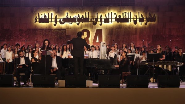 «كارمينا بورانا» و«أيامنا الحلوة» تجمعان الكلاسيكيات والذاكرة الغنائية في مهرجان القلعة