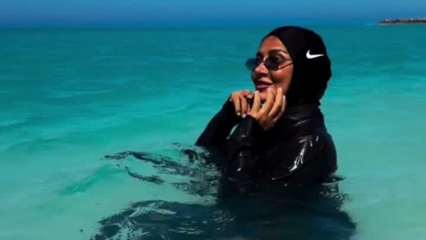 حلا شيحة تشارك جمهورها فيديو بالبوركيني من عطلتها الصيفية