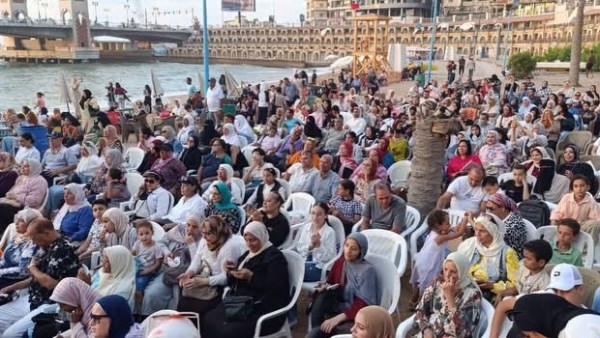 إقبال جماهيري على «شاطئ الفن» بستانلي.. طرب وفلكلور على شاطئ الإسكندرية