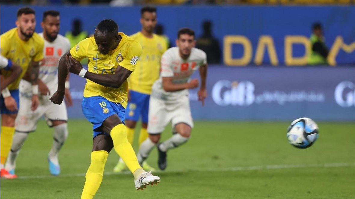 كلاسيكو جدة.. النصر يتمسك بالعلامة الكاملة والاتحاد يراهن على الأرض والجمهور