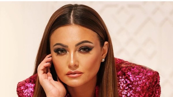 تكريم الفنانة بشرى في الدورة الثانية لمهرجان ظفار السينمائي الدولي
