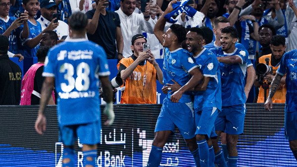 الهلال يواجه نيوم لتثبيت الصدارة والخليج يصطدم بالرياض في الدوري السعودي
