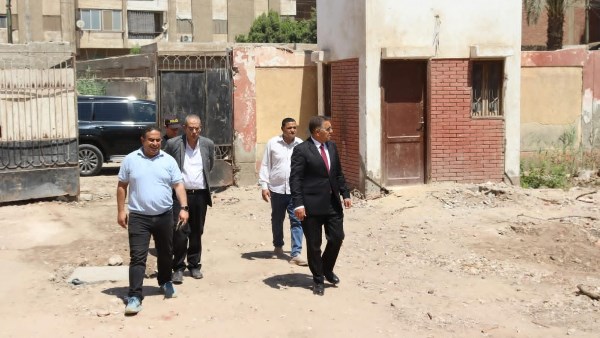 لجنة التفتيش بالقليوبية تراجع الإجراءات المالية والإدارية بمدرسة الشهيد أحمد سمير في بنها