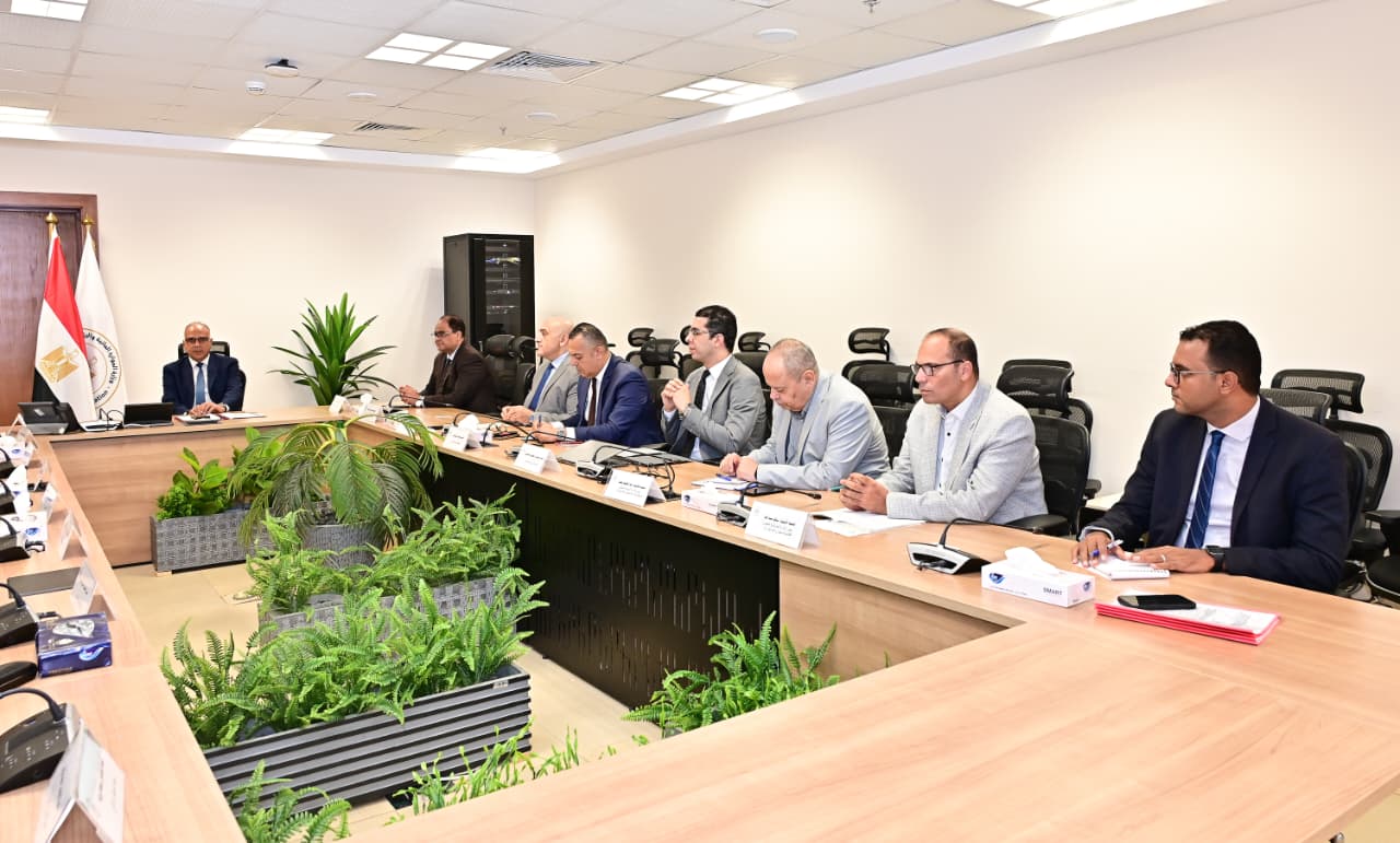 وزير الموارد المائية والري ونقيب المهندسين يبحثان تعزيز التعاون المشترك ودعم المهندسين وتطوير الخدمات المقدمة لهم