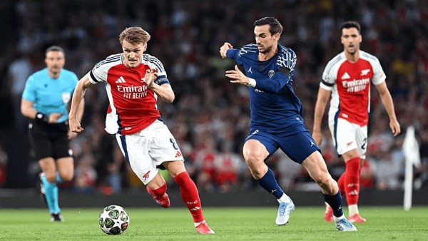 ديربي مانشستر يتصدر جولة الدوري الإنجليزي.. وآرسنال وليفربول في اختبارين مهمين