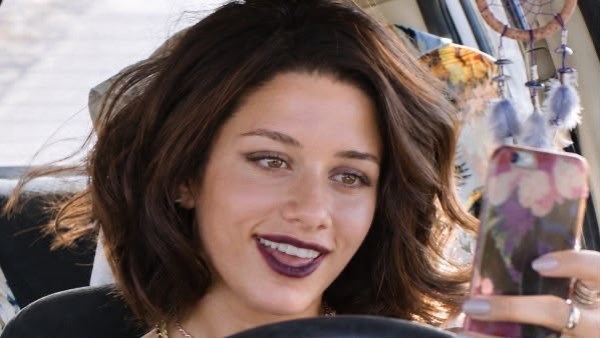 سينتيا خليفة تصل القاهرة لحضور عرض «كارجو» في «ميدفست مصر»