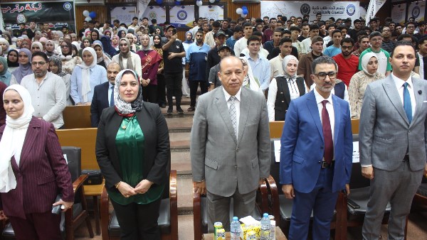رئيس جامعة المنصورة يستقبل طلاب حاسبات ومعلومات ويؤكد أهمية المهارات لسوق العمل