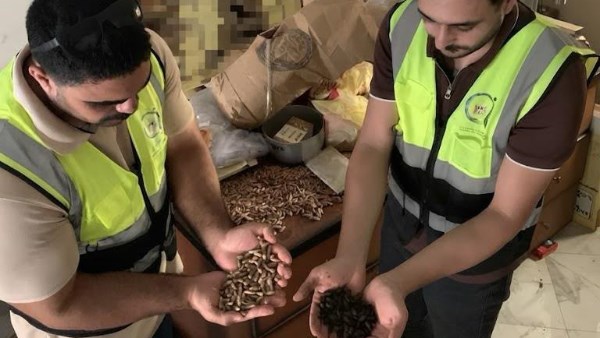 ضبط 600 كيلو بن مغشوش مخلوط بنواة البلح في الغربية