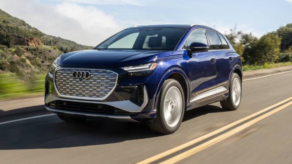 أودي Q4 e-tron موديل 2026.. 4 نسخ كهربائية بمدى يصل إلى 592 كم