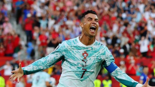 برونو فيرنانديز يمازح هويلاند بسبب تقليد احتفال رونالدو