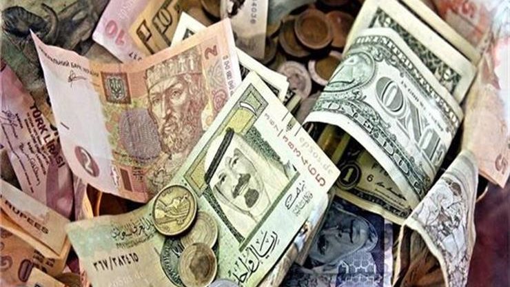 تراجع طفيف للعملات العربية أمام الجنيه في بداية تعاملات الإثنين