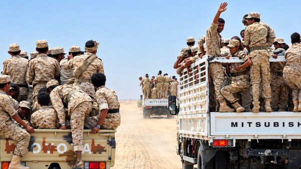 مقتل قيادي حوثي وانشقاقات في صفوف الجماعة خلال معارك باب المندب وجنوب تعز