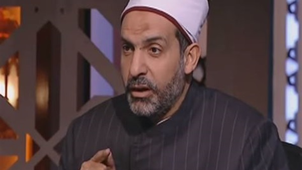 دار الإفتاء توضح حكم أخذ محاصيل دون إذن والتعامل مع الوالد المصاب بالخرف