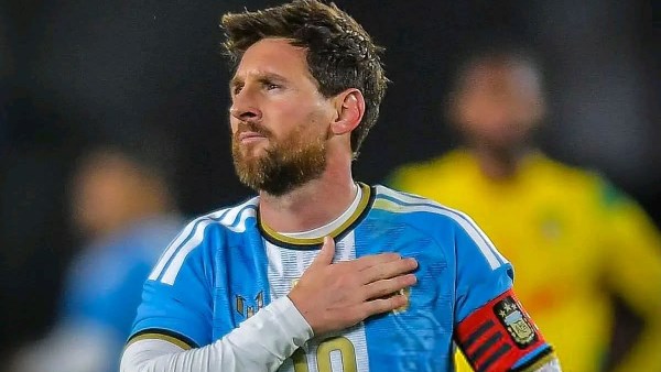 برشلونة يودع ميسي بعد إسدال الستار على مسيرته الدولية مع الأرجنتين