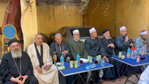 جلسة صلح عرفية في طحا بالمنيا عقب فيديو متداول عن الصلاة واستمرار حجز 6 أشخاص