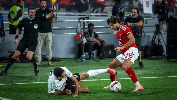 كاسونجو يتوقع فوز الزمالك على الأهلي 2-1 ويستبعد العودة للفريق الأبيض