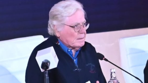 حسين فهمي: الذكاء الاصطناعي مستقبل صناعة السينما في بوستر مهرجان القاهرة