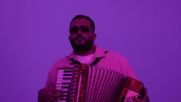 خالد عصام يطرح EP «مترو» بخمس أغنيات و3 فيديو كليبات