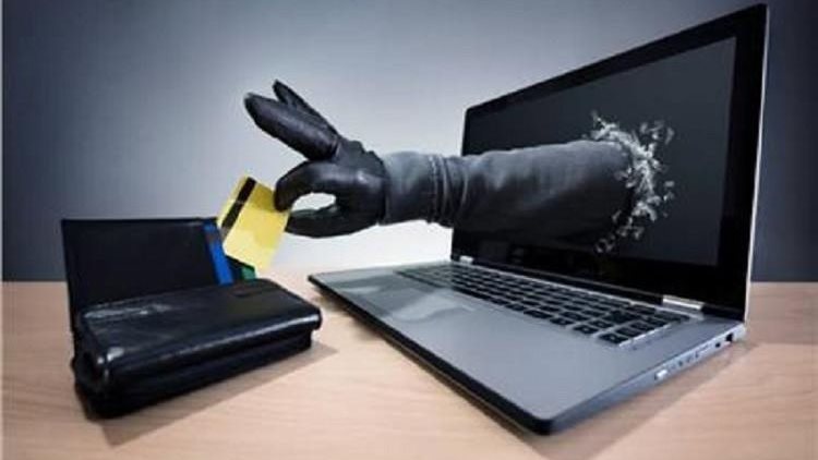 دار الإفتاء تحذر من الجرائم المعلوماتية وسرقة الأموال البنكية
