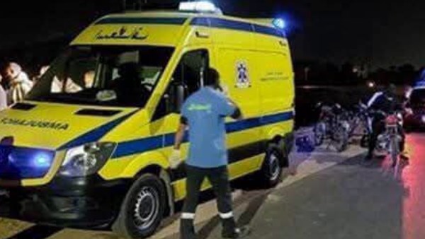 مصرع أب وابنته وإصابة 9 أشخاص في تصادم 3 مركبات بصحراوي المنيا