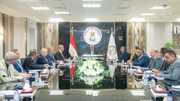وزير الإنتاج الحربي يتابع مشروعات «حياة كريمة» ويوجه بتسريع التنفيذ