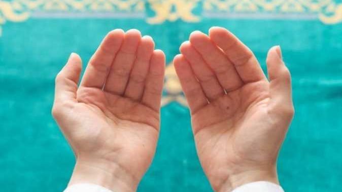 دار الإفتاء: الدعاء للآخرين من البر وتأليف القلوب
