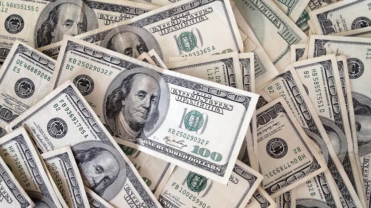 في التعاملات الصباحية.. أسعار الدولار والعملات الأجنبية اليوم الأربعاء