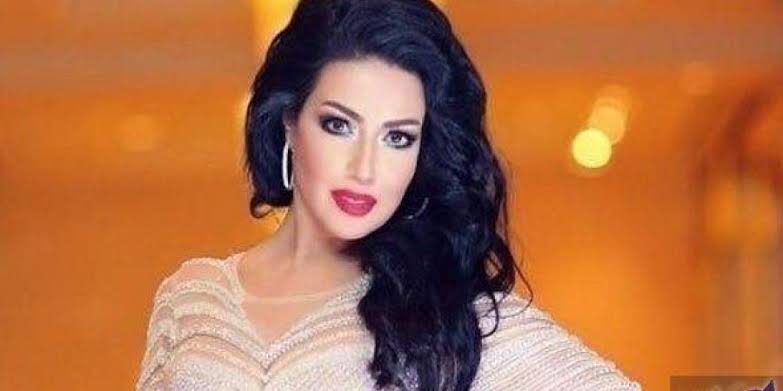 سمية الخشاب : أحمد سعد عنده ظروف وطليقته عارفة كدة