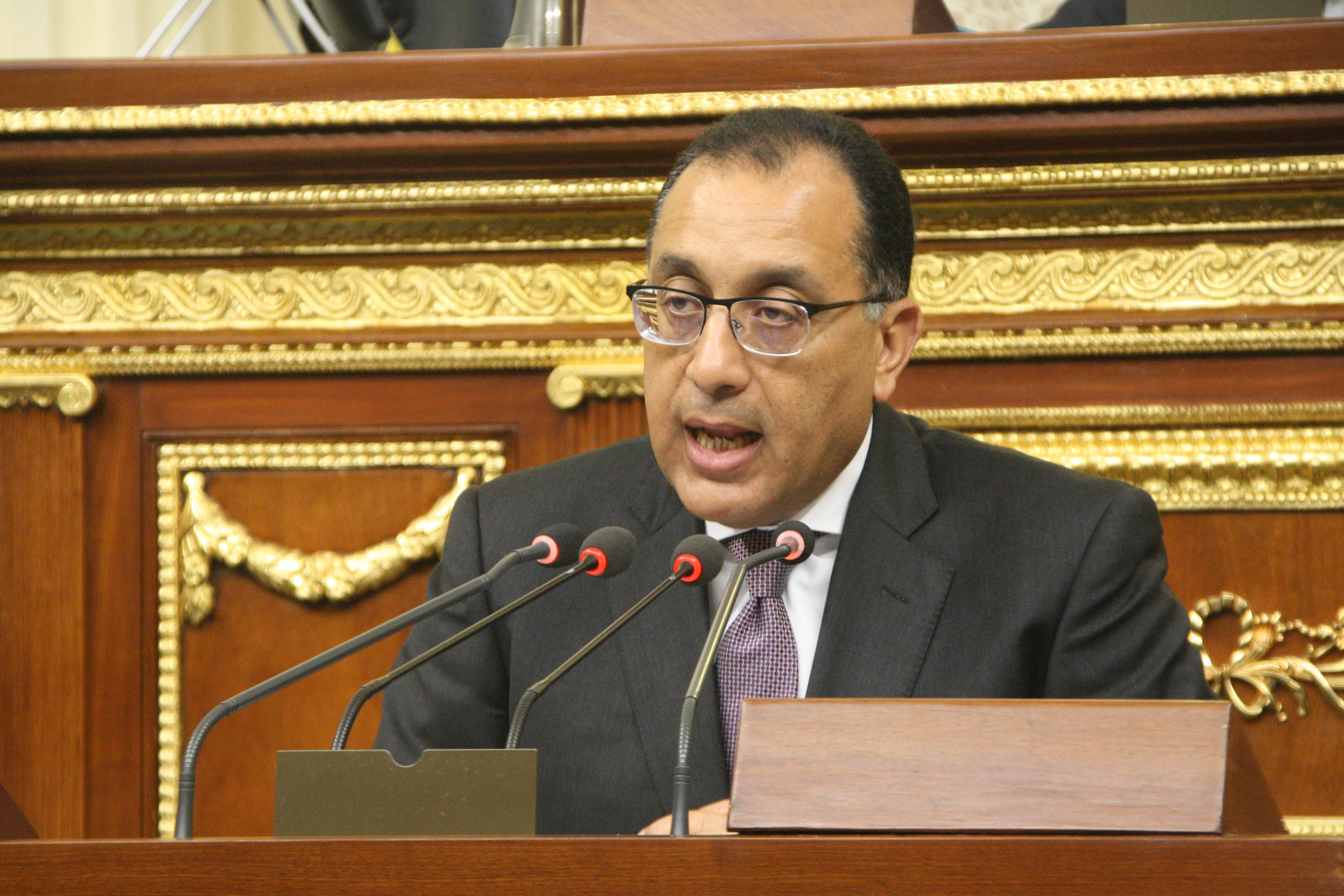 رئيس الوزراء أمام مجلس النواب:لن يتم استخدام التدابير الاستثنائية إلا بالقدر الذى يضمن التوازن بين حماية الحريات العامة ومتطلبات الأمن القومى