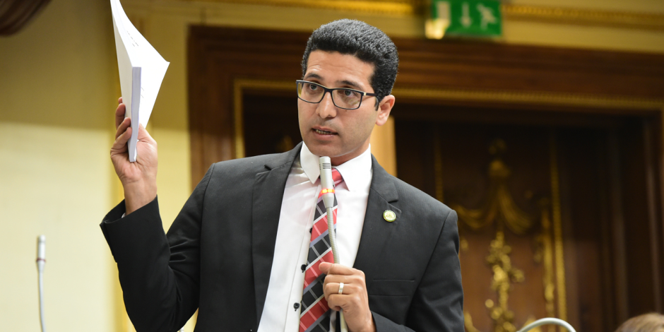هيثم الحريري يعلن رفضه لاستخدام آرائه ومواقفه السياسية من الخارج ضد مصر