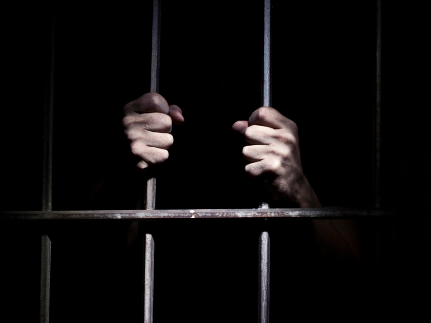 القبض على رجل فشل في الإصلاح بين شخصين فقتلهما في القليوبية