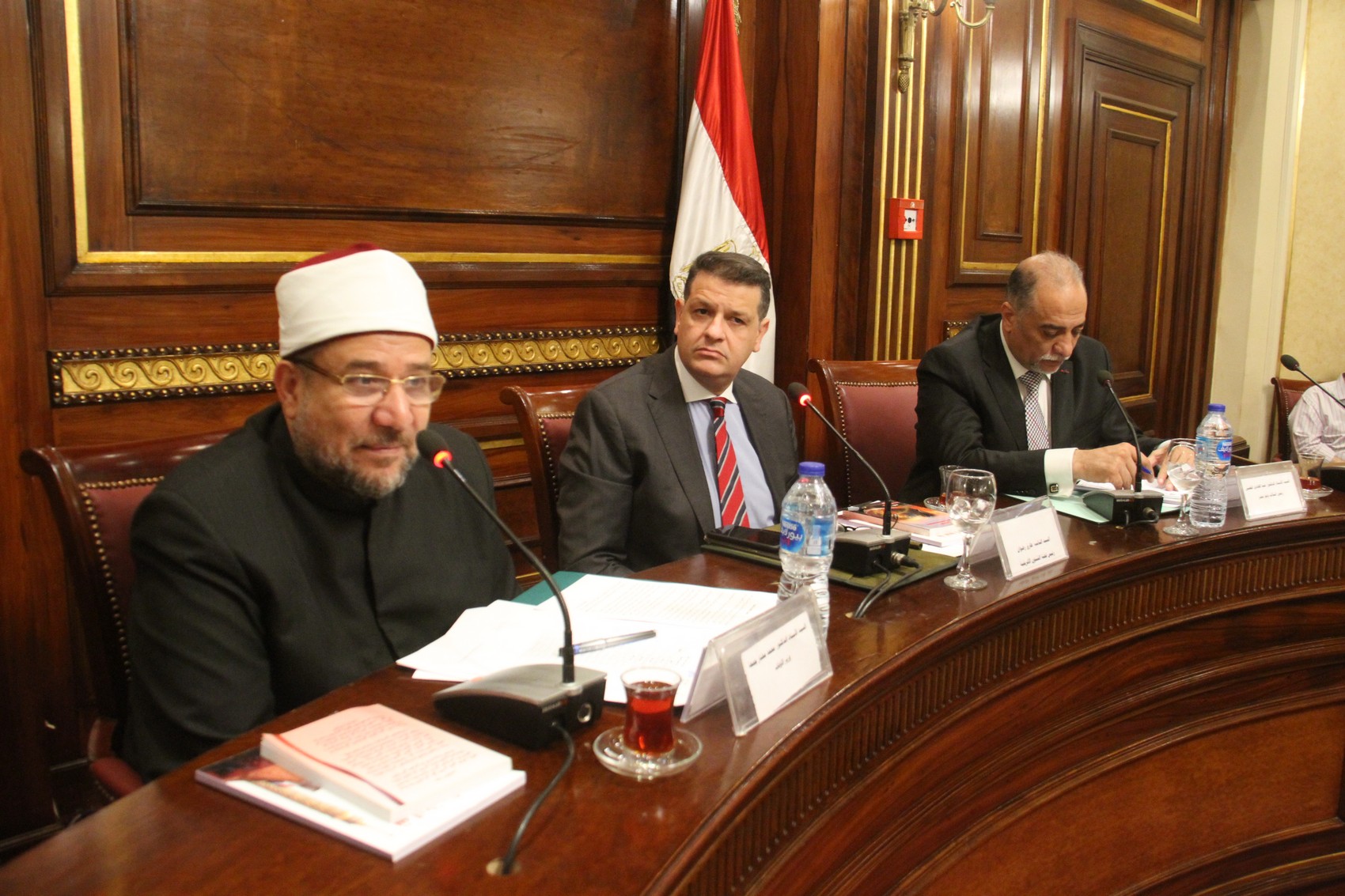 مشاداة كلاميه بين وزير الاوقاف والنائب هشام مجدى بأفريقية النواب