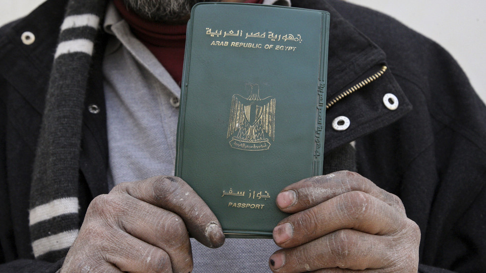 بالأسماء.. مصر تسقط الجنسية عن 43 مواطنا