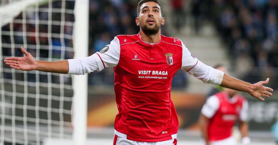 التفاصيل الكاملة لإتهام كوكا بالتحرش بسيدة في حمام سباحة فندق المنتخب