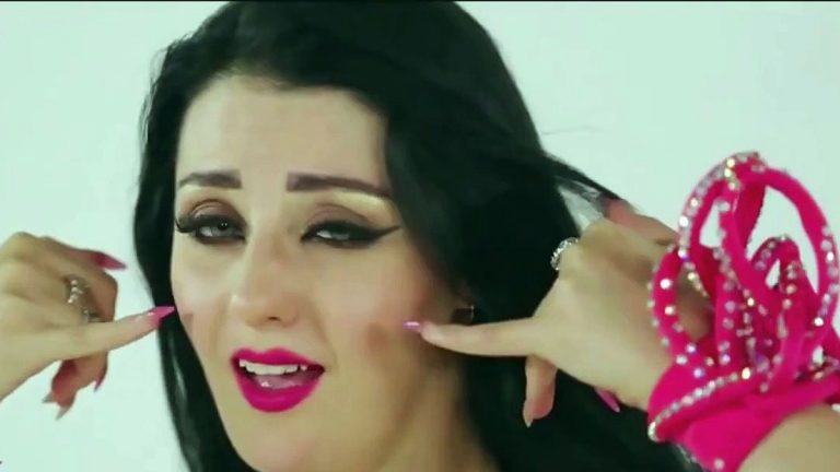 اتهام الراقصة صافيناز بالتحريض على الفسق