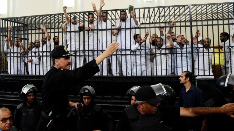 عفو رئاسي عن 542 سجينًا في مصر