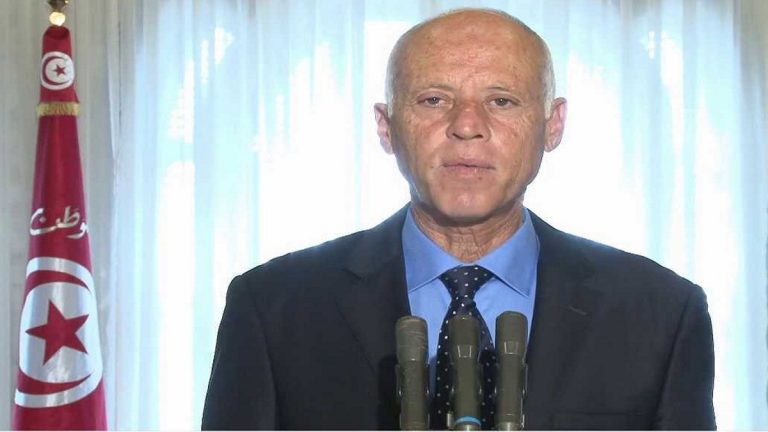 من هو قيس سعيد؟.. مفاجأة الانتخابات التونسية