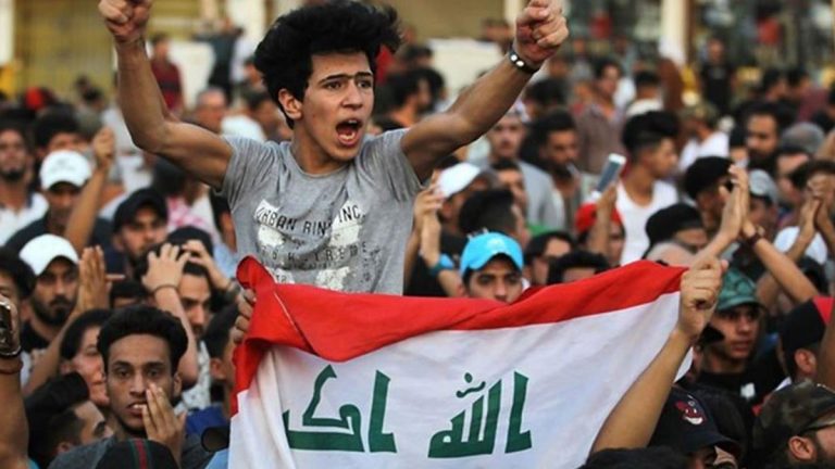 مظاهرات العراق تتجدد.. حظر تجول وحصار جامعات