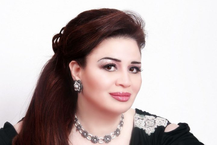 الفنانة إلهام شاهين طمأنت جمهورها على حالتها، بعد واقعة احتجازها المؤقت داخل مطار العراق برفقة الإعلامية هالة سرحان