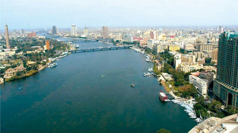 بيان عاجل لرئيس الوزراء بسبب توصيل محطة صرف صحي بالنيل