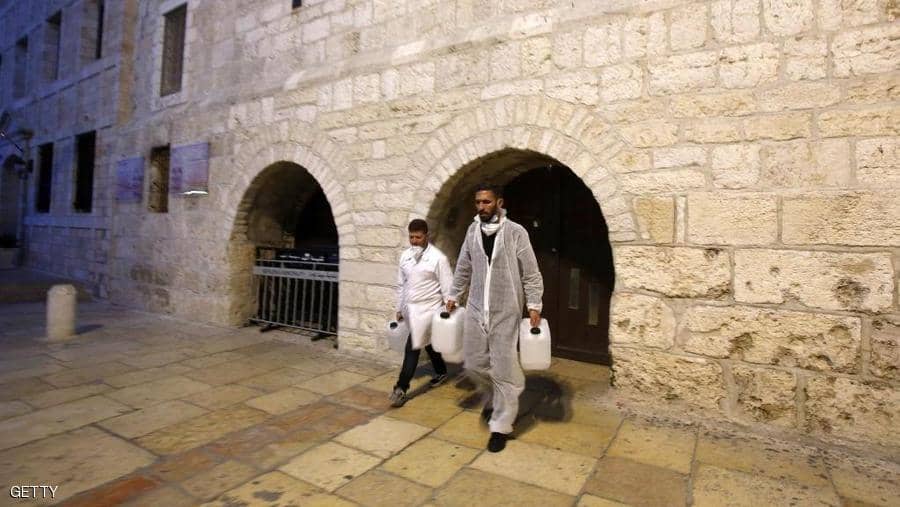 إعلام إسرائيلى: مصلحة السجون تبدأ بنقل الأسرى الفلسطينيين إلى سجن عوفر